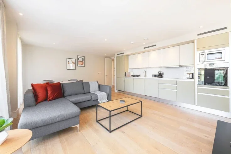 Flat Treveris Street in Greater London