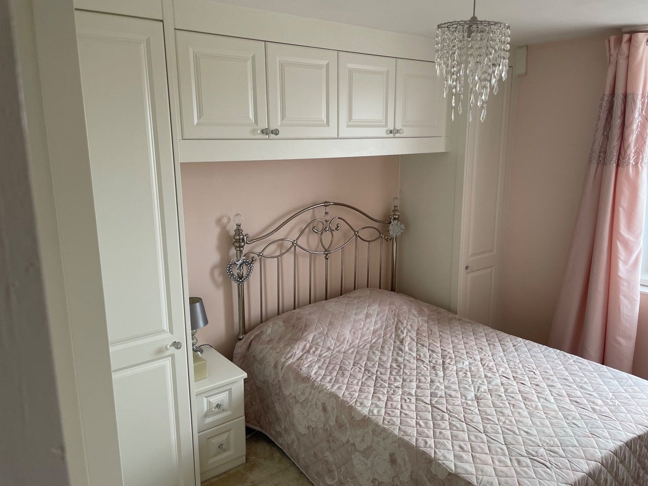 Room Hall Place in City of Westminster