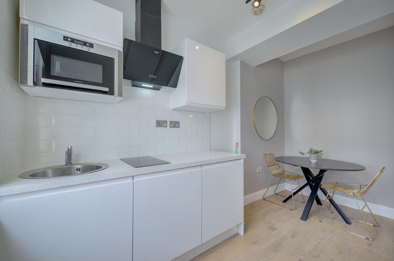 Flat Kensington Gardens Square in City of Westminster