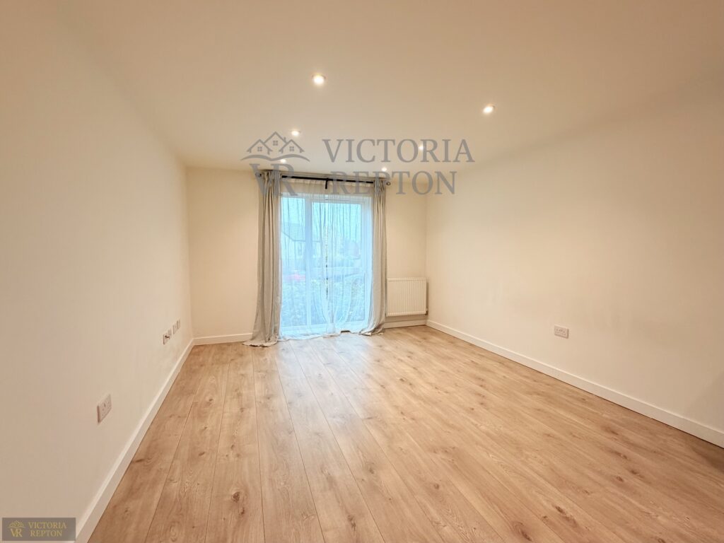 Flat Ashton Drive in Bristol