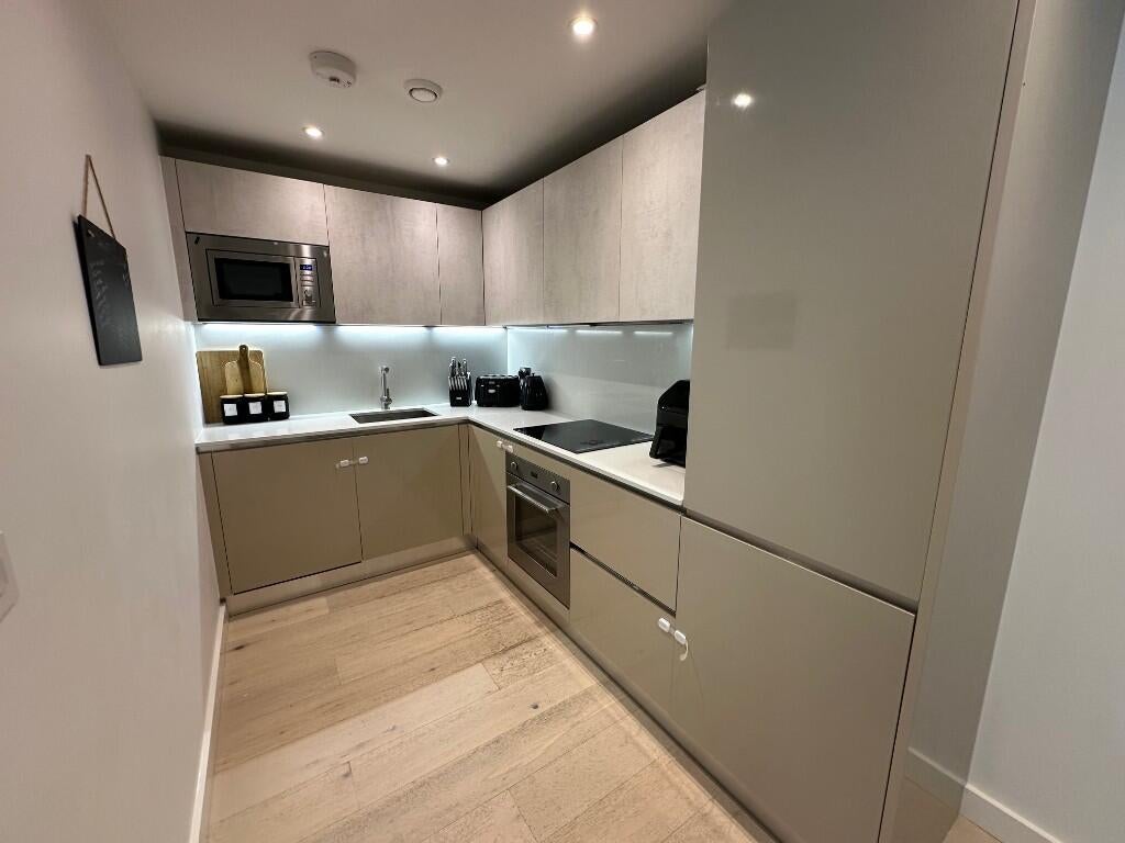 Flat Wokingham Road in Bracknell