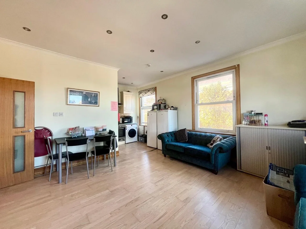 Room St James's Road in Greater London