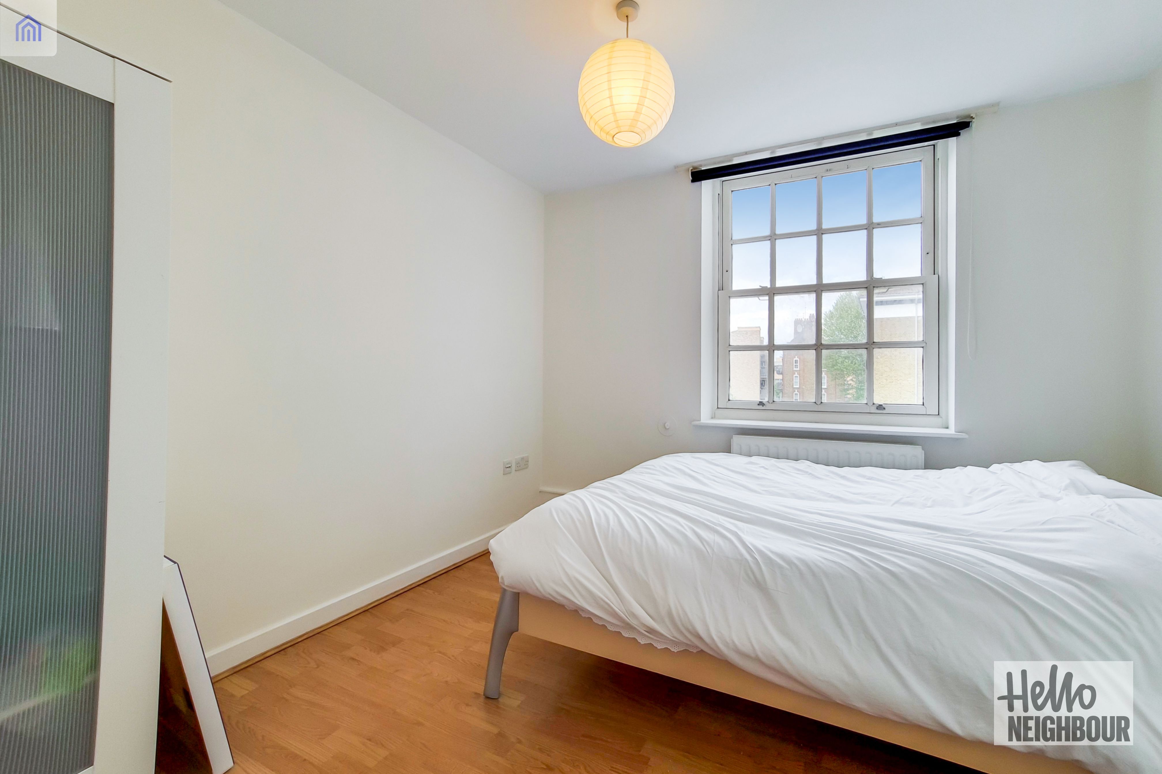 Flat Nuttall Street in Greater London