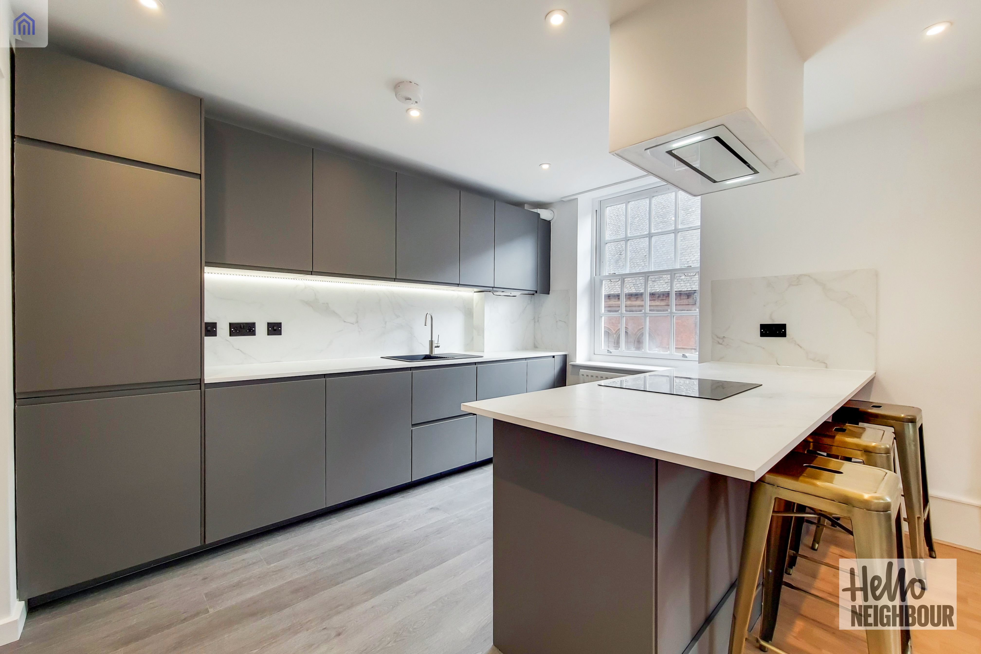 Flat Nuttall Street in Greater London
