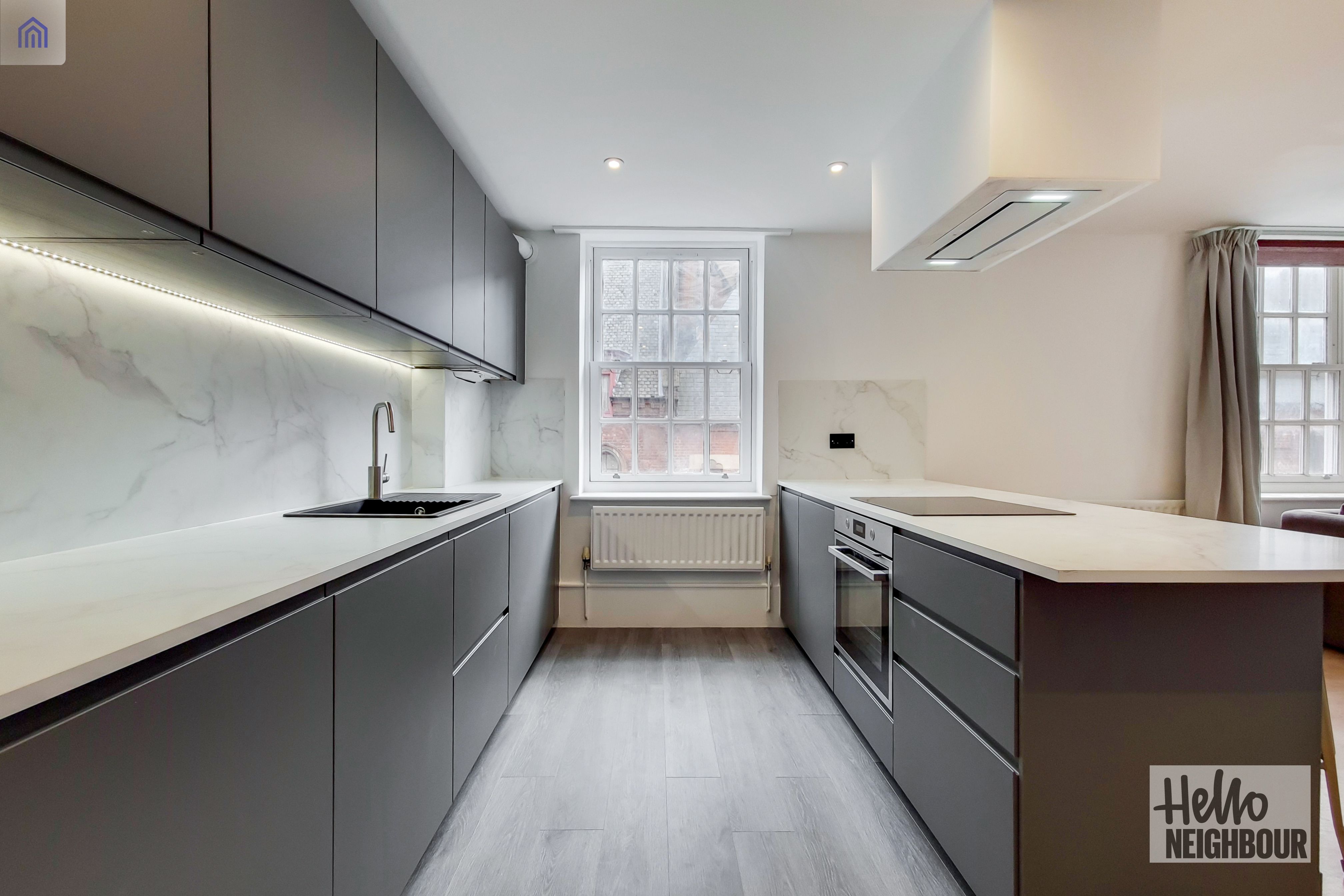Flat Nuttall Street in Greater London