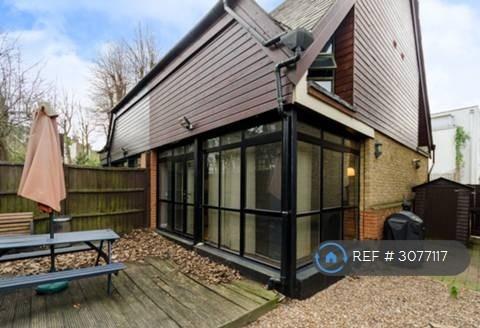 House Rush Common Mews in Greater London