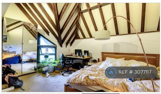 House Rush Common Mews in Greater London