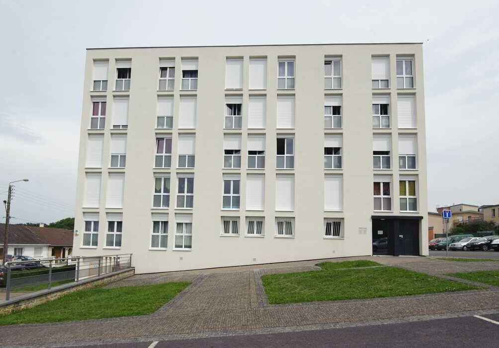 Flat Rue Jeanne d'Arc in Charleville-Mézières