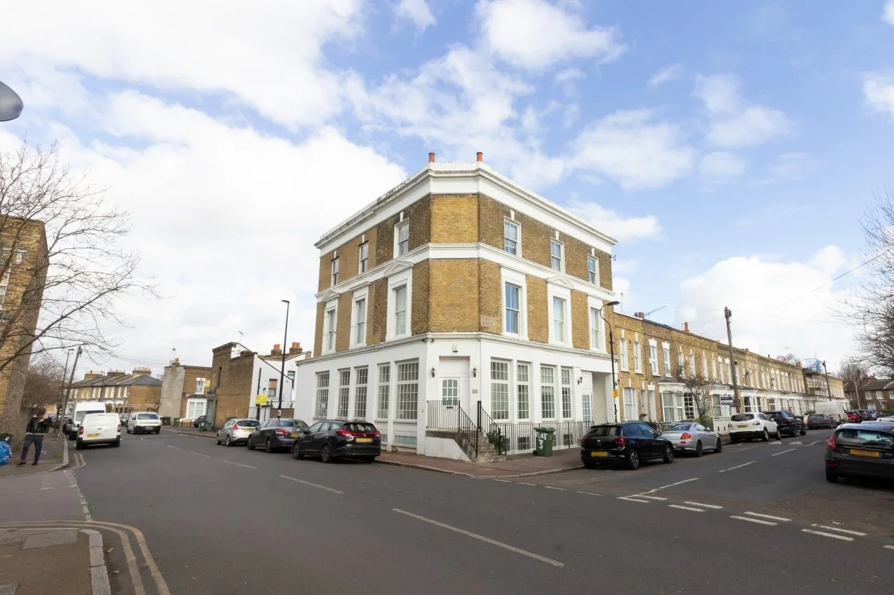 Flat Egmont Street in Greater London