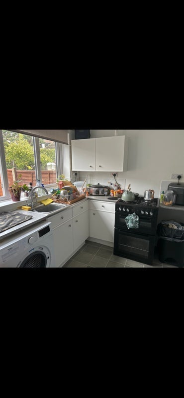 Room Manor Close in Huntingdonshire
