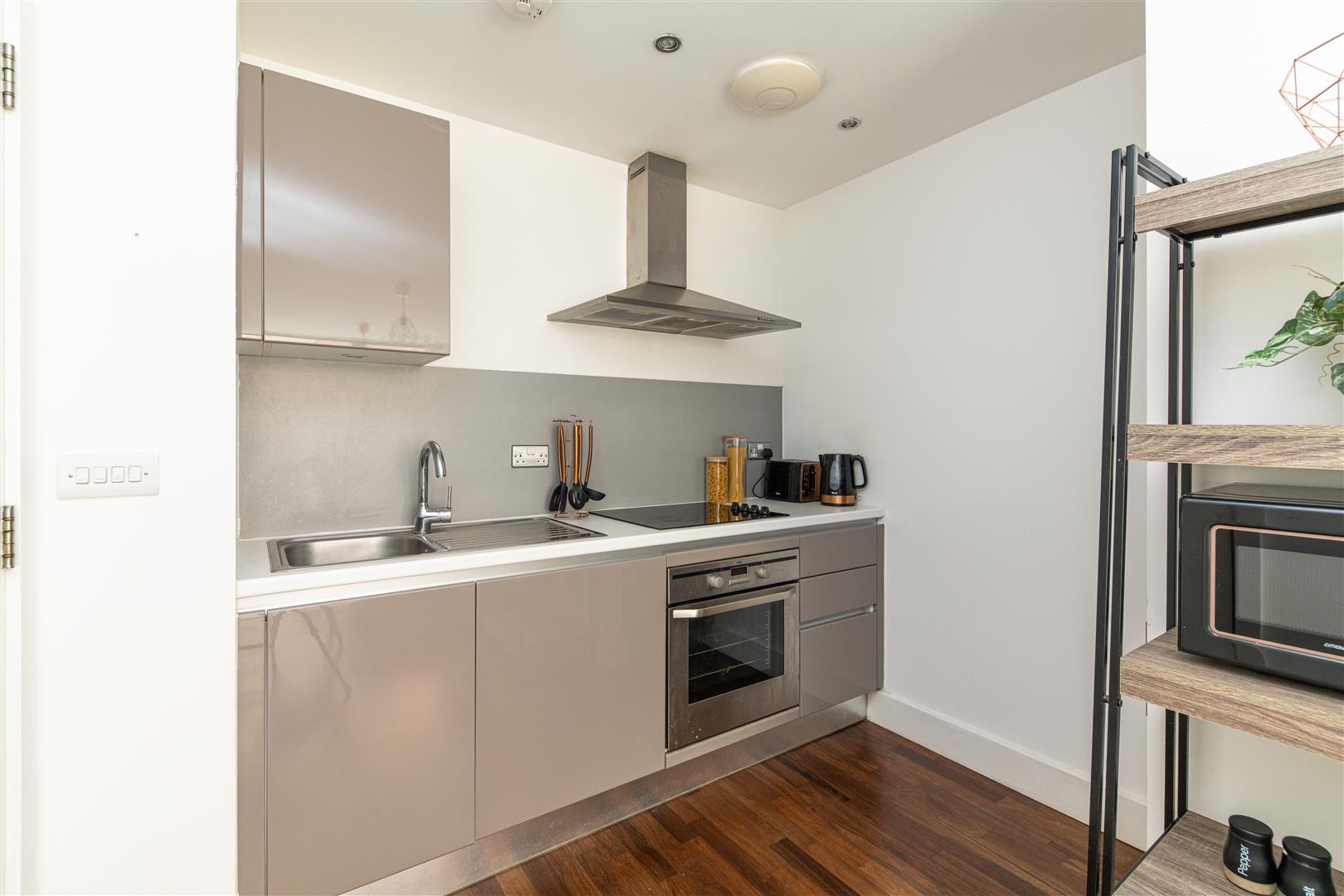 Flat Lime Square in Newcastle upon Tyne