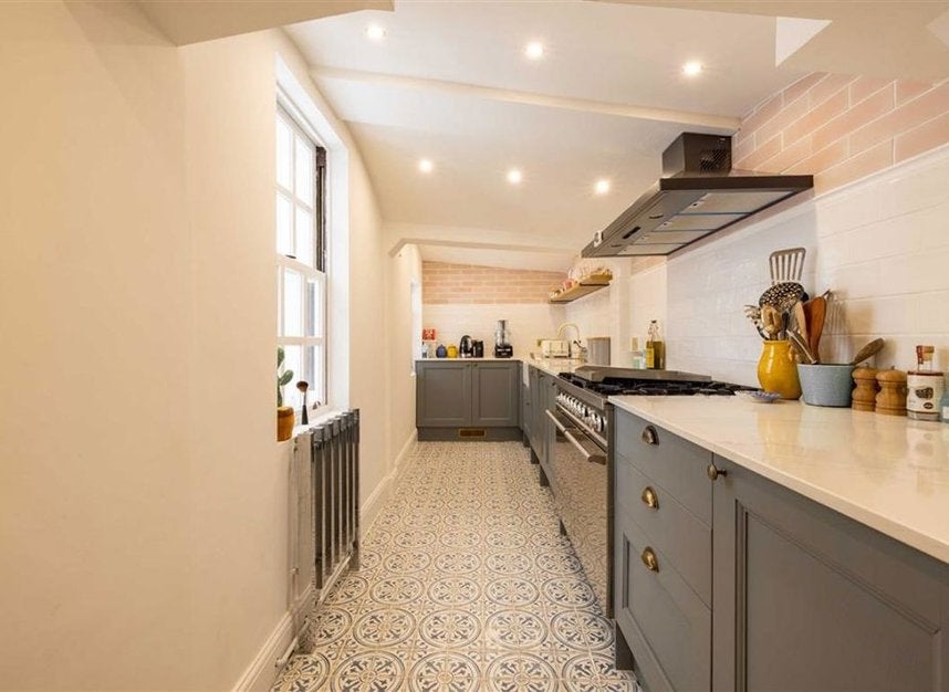 Flat Cornwall Gardens in Greater London