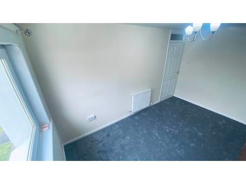 Flat Swisscot Avenue in Hamilton
