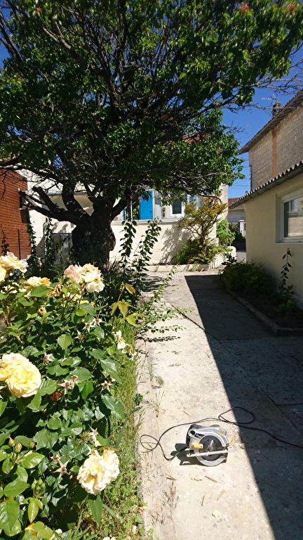 House Rue Auguste Rateau in Saintes