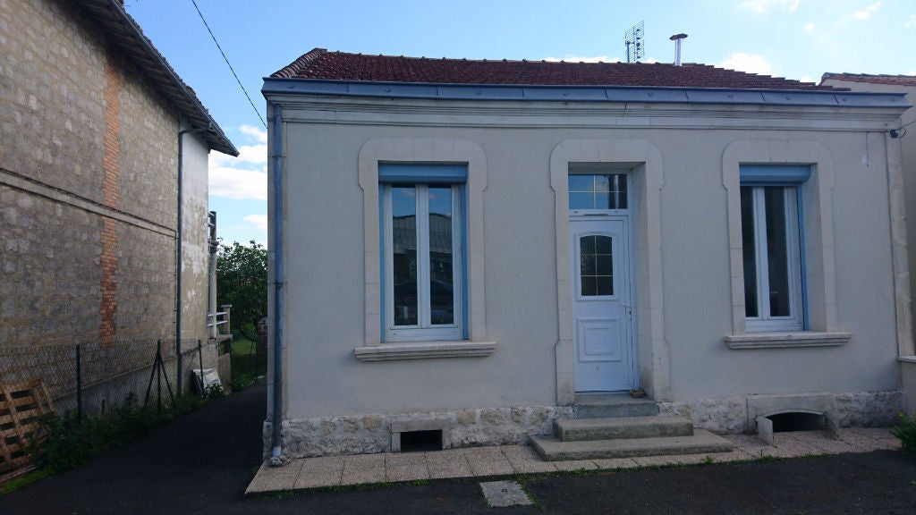 House Rue Auguste Rateau in Saintes