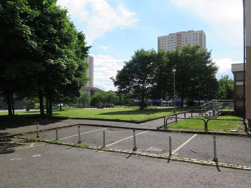 Room Kennedy Path in Glasgow