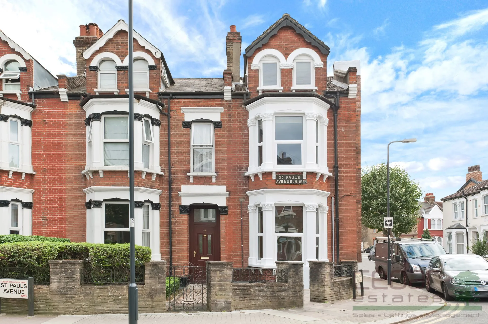 Flat St. Pauls Avenue in Greater London