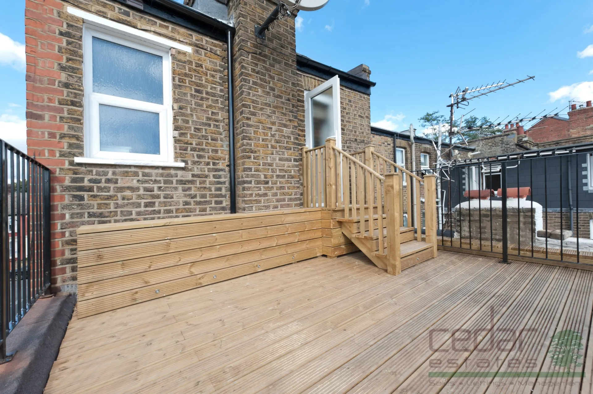 Flat St. Pauls Avenue in Greater London