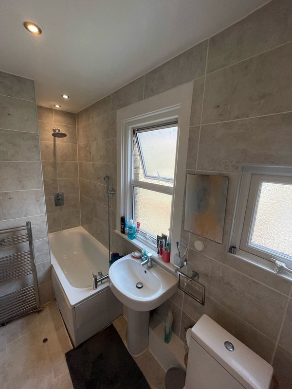 Room Wetherden Street in Greater London