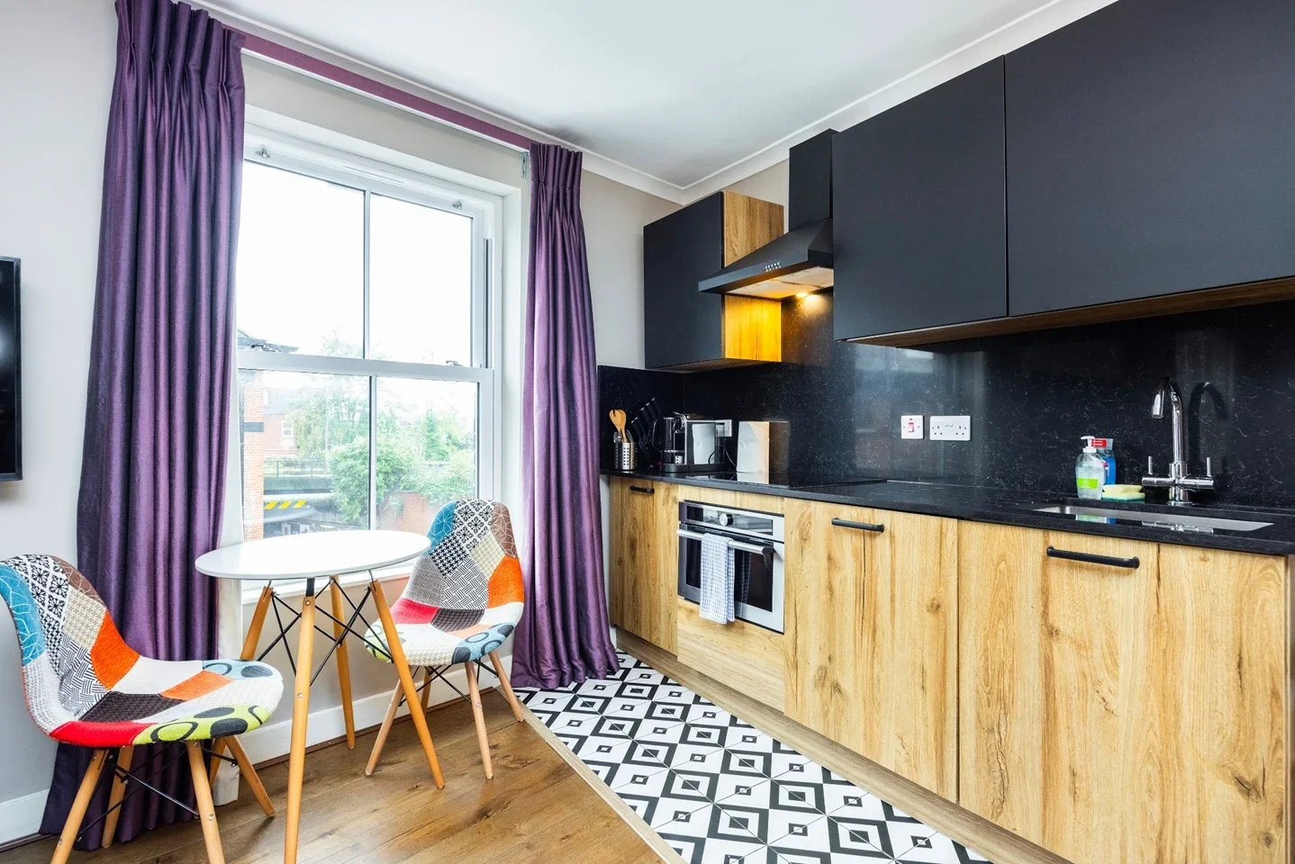 Flat Fernlea Road in Greater London