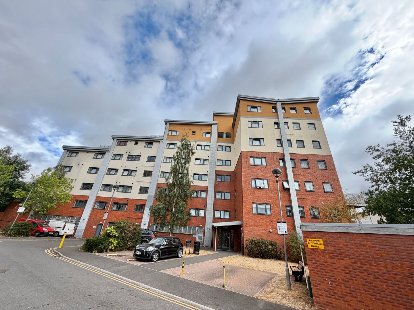 Flat Cunningham Court in Taunton