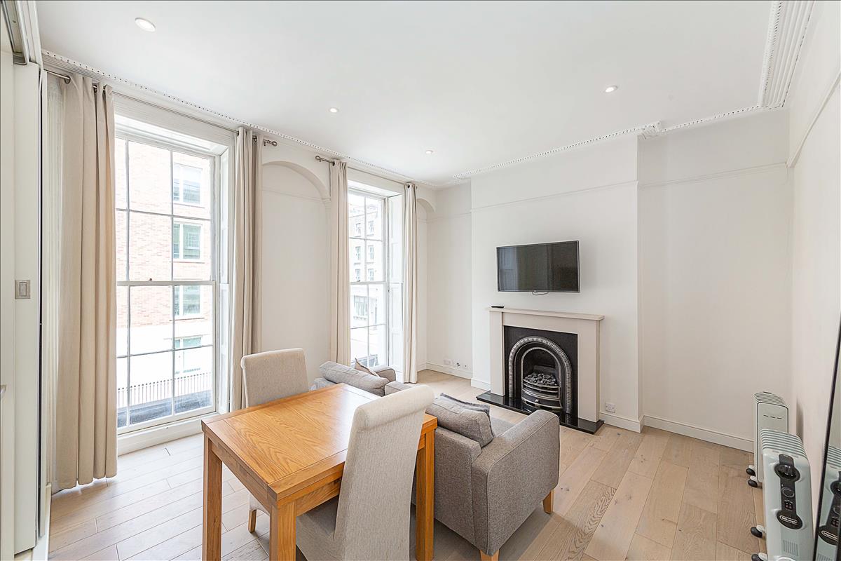 Flat Leigh Street in Greater London