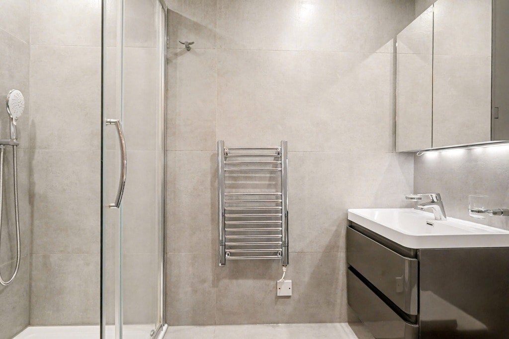 Flat Boydell Court in Greater London