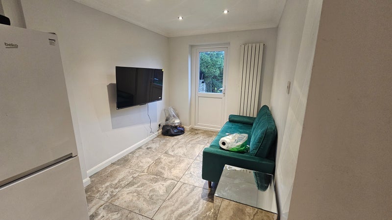 Room Cheviot Drive in Chelmsford