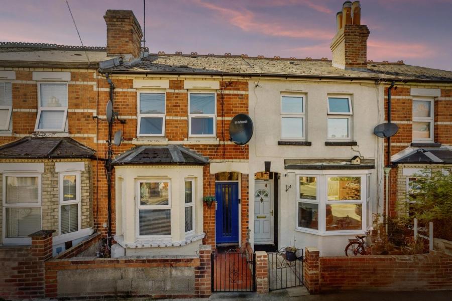 Flat Belmont Road in Reading