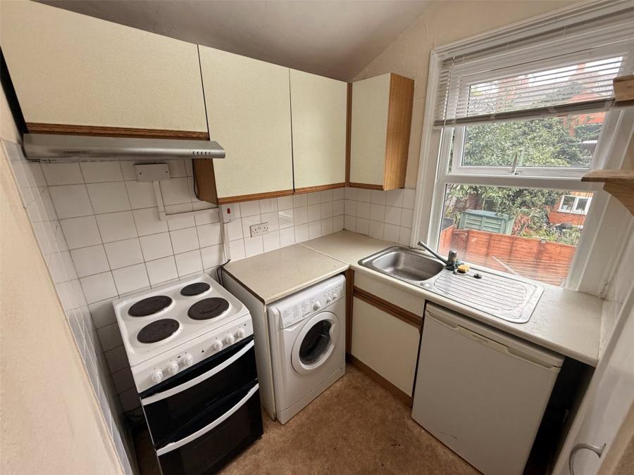 Flat Belmont Road in Reading