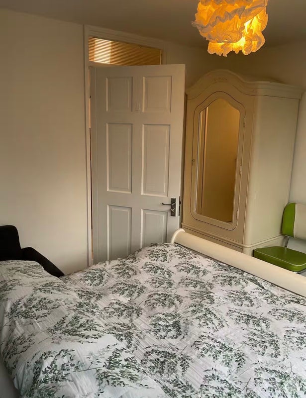 Room Star Road in Greater London