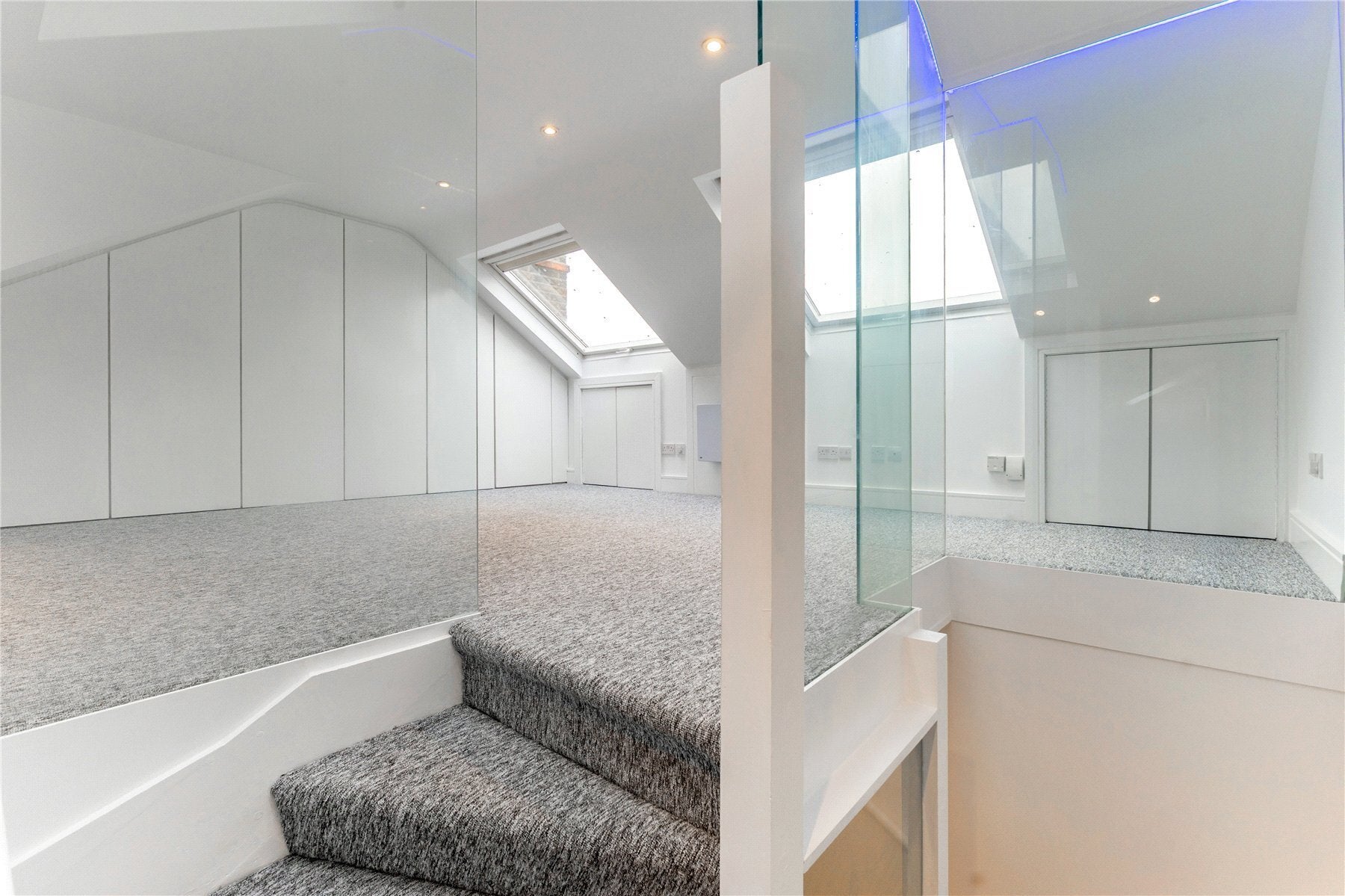 Flat Northcote Road in Greater London