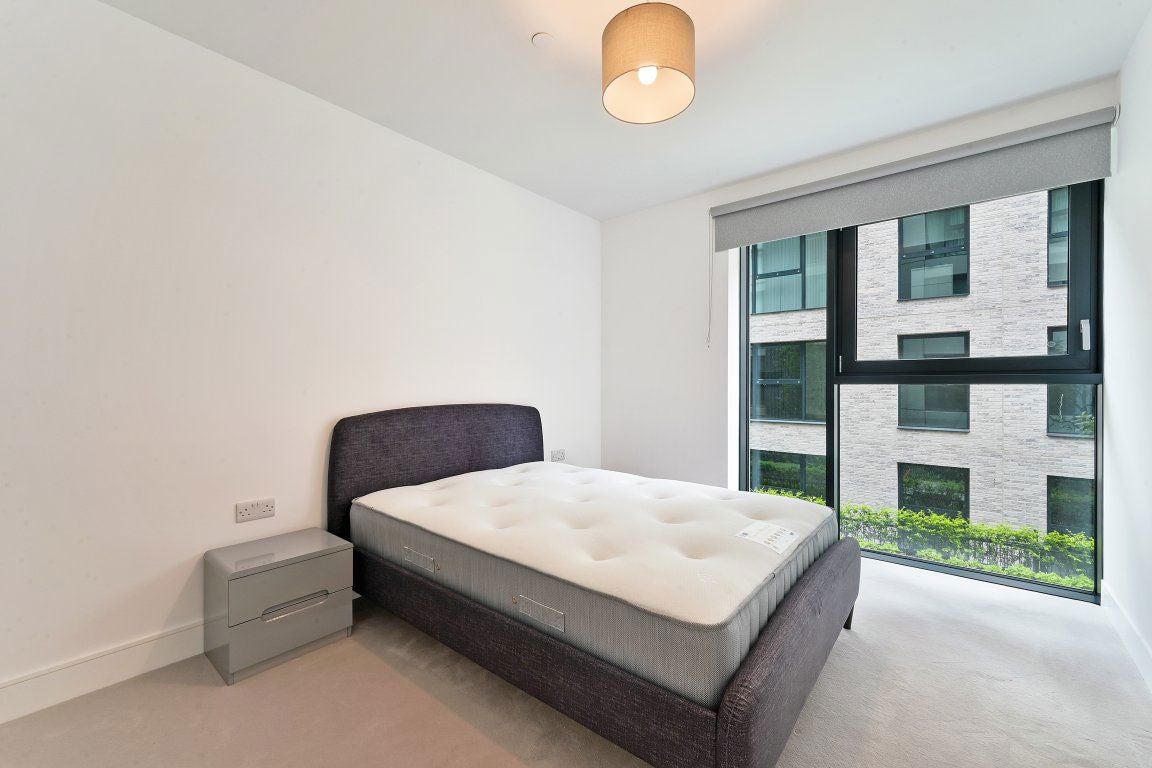 Flat Heygate Street in Greater London