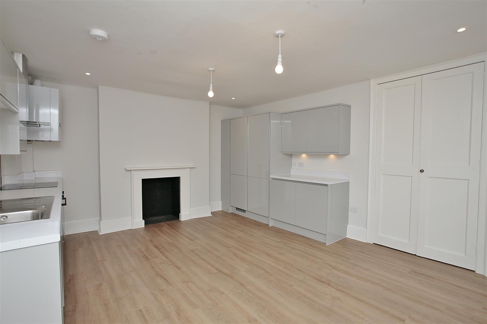 Flat Hamel Walk in Oxford