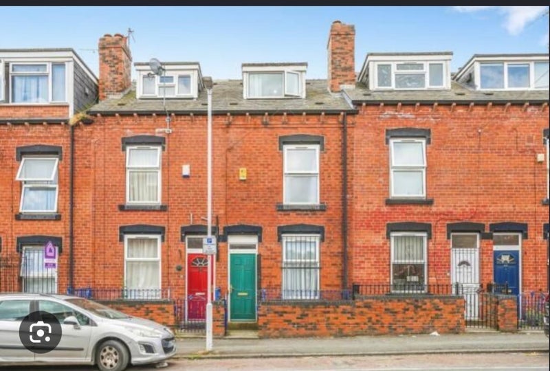 Flat Back Burley Lodge Road in Leeds