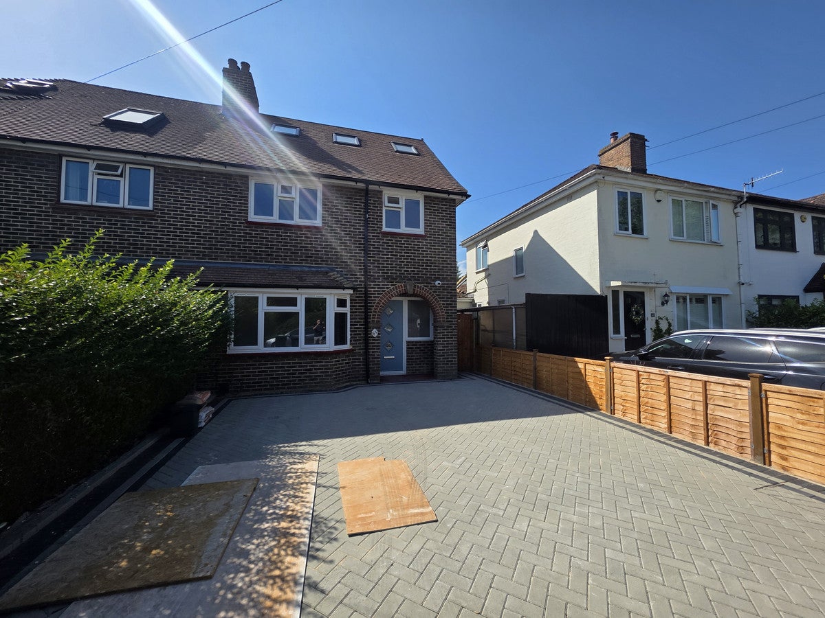 House Avenue Gardens in Reigate and Banstead