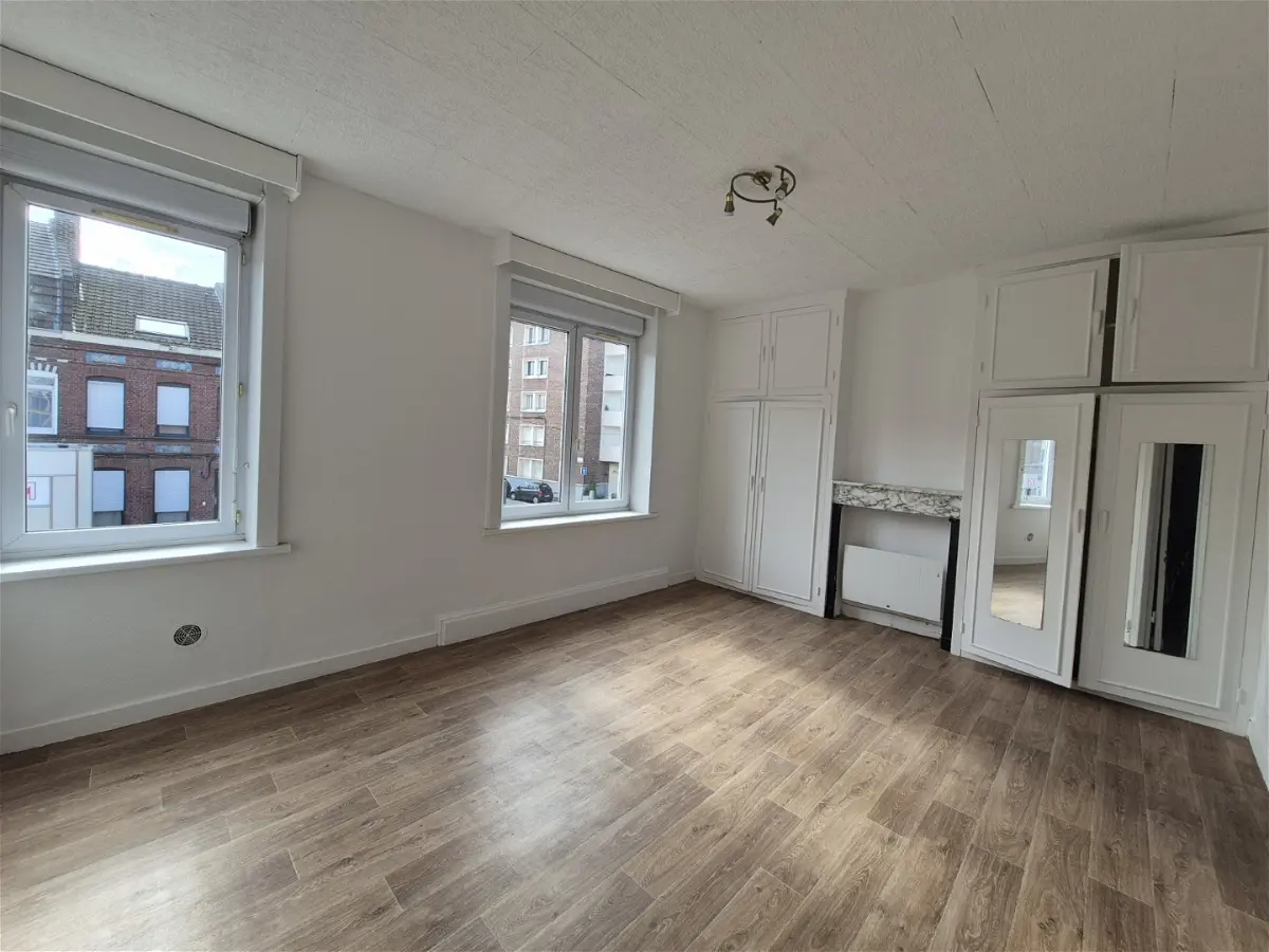 Flat Rue Roger Salengro in Lille