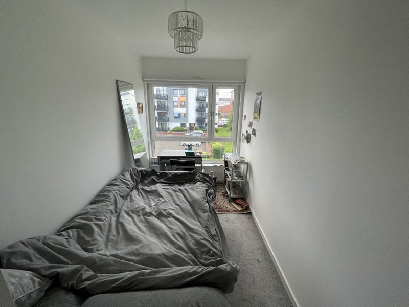 House Shuna Crescent in Glasgow