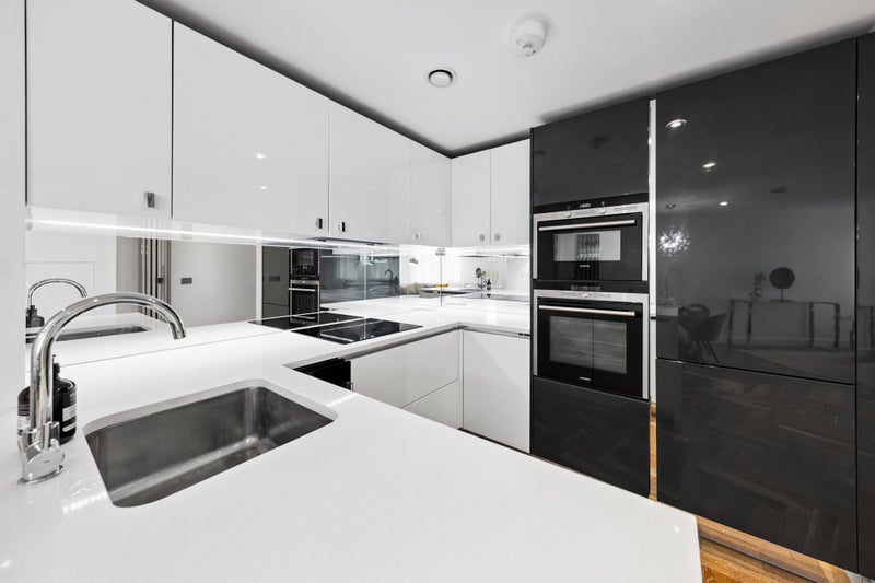 Room City Road in Greater London