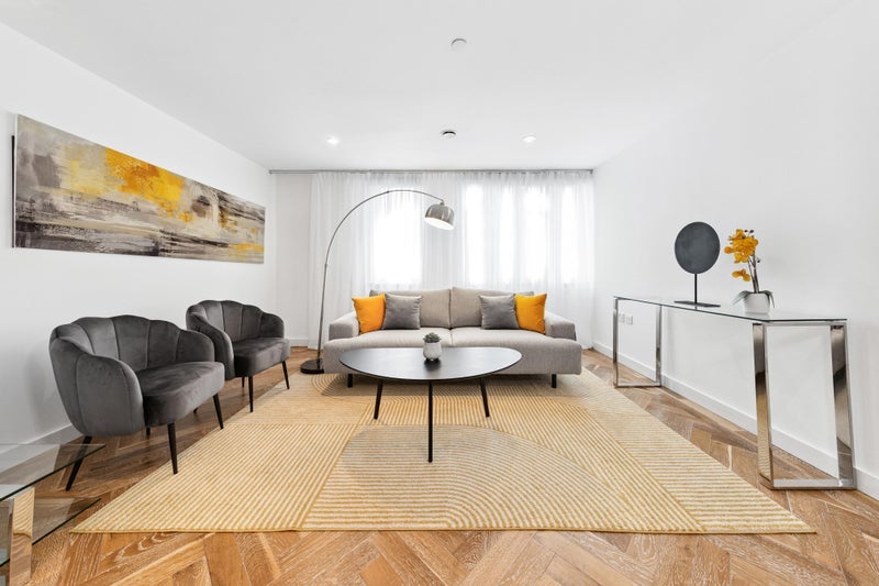 Room City Road in Greater London