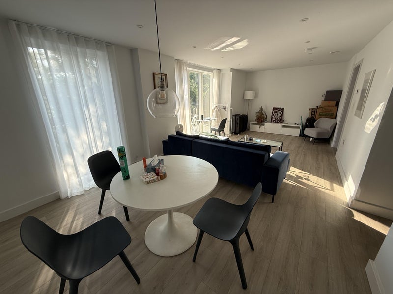 Room Dog Kennel Hill in Greater London