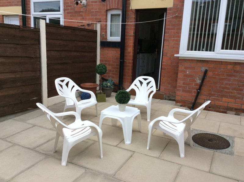 Room Danby Road in Farnworth