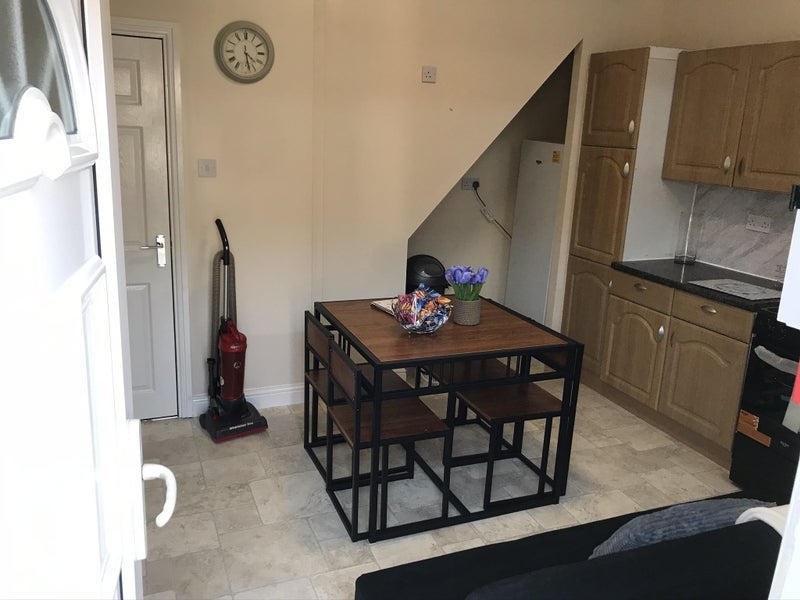 Room Danby Road in Farnworth