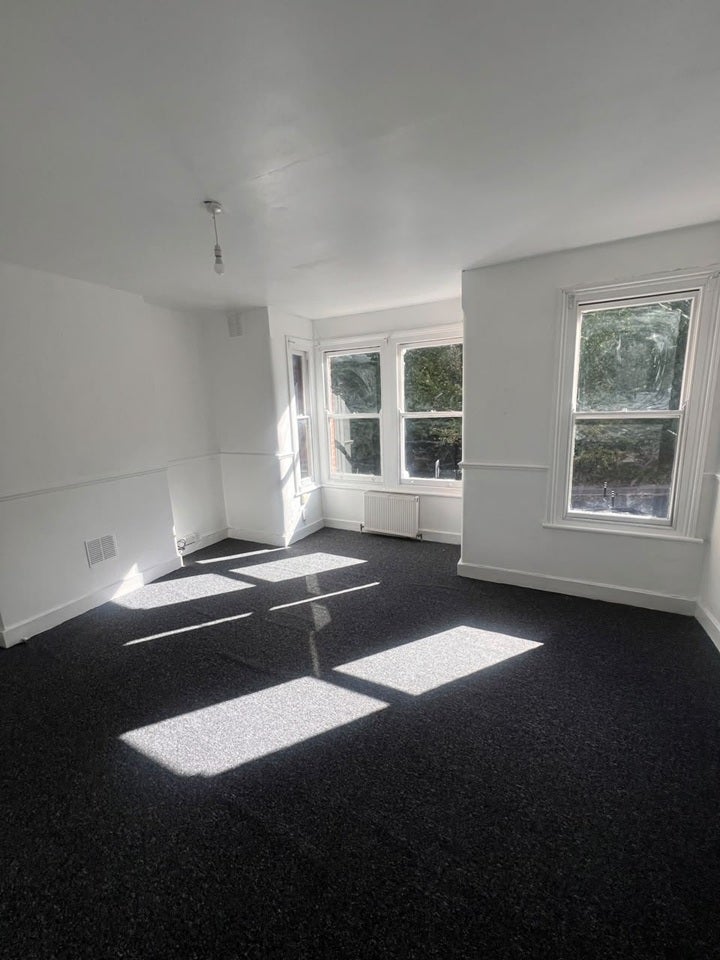 Room Dawson's Hill Footpath (Dunstan's Road to Ladlands) in Greater London