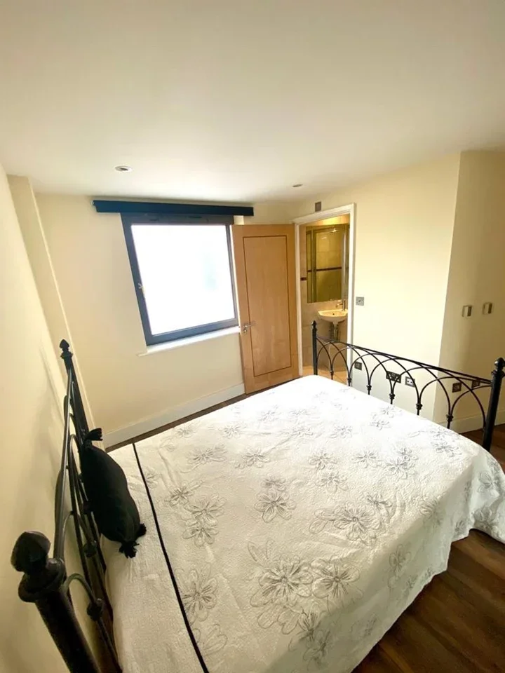 Flat Streatham Place in Greater London