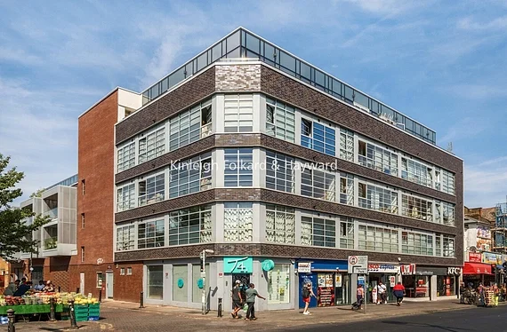 Flat Rye Lane in Greater London