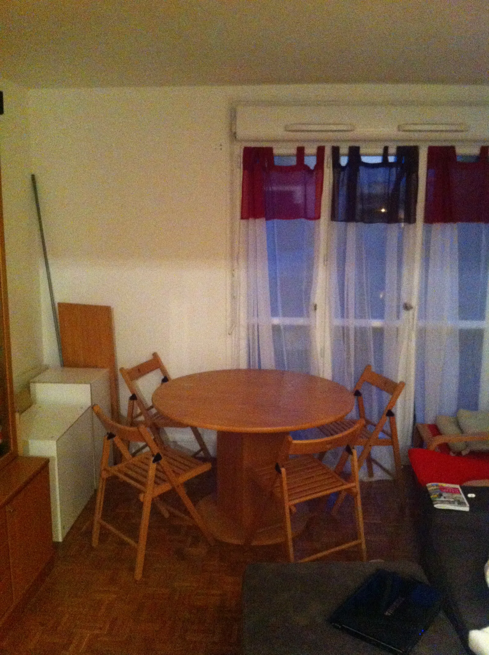 Chambre Avenue Secrétan à Paris