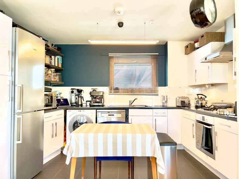 Flat Bradley Close in Greater London