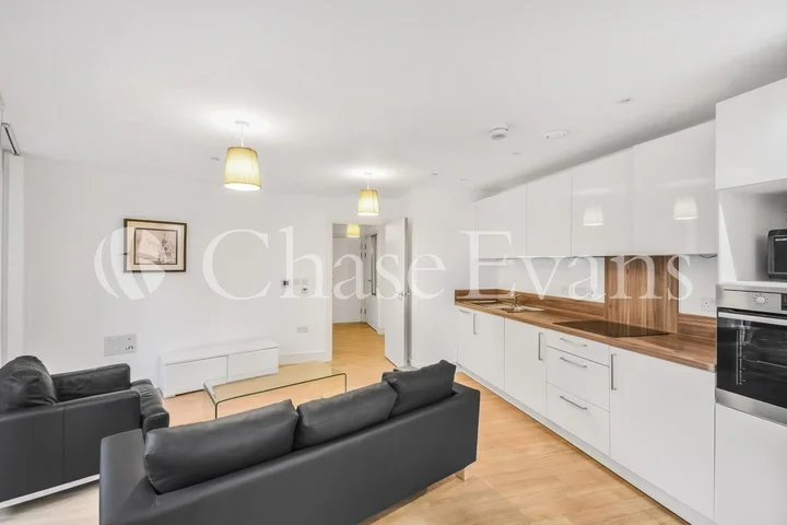 Flat Hannaford Walk in Greater London