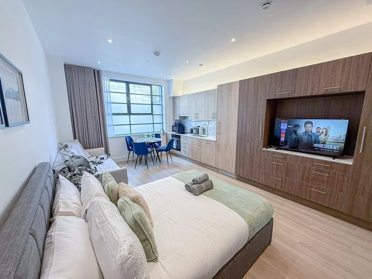 Flat Hall Place in City of Westminster